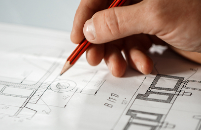 zakroite-ruki-rabotnika-na-certeze